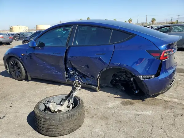 7SAYGDEF3NF489461 2022 TESLA MODEL Y - Image 2