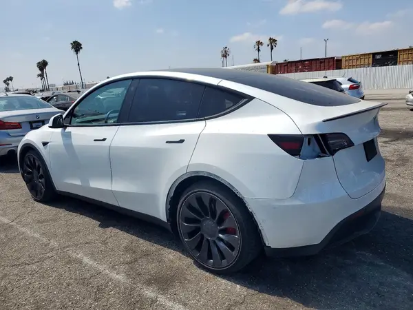 7SAYGDEF3NF523690 2022 TESLA MODEL Y - Image 2