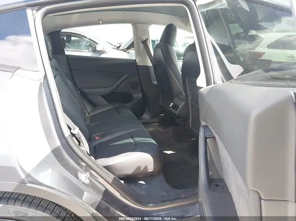 7SAYGDEF3NF523866 2022 TESLA MODEL Y - Image 8