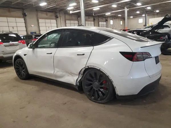 7SAYGDEF3NF524306 2022 TESLA MODEL Y - Image 2