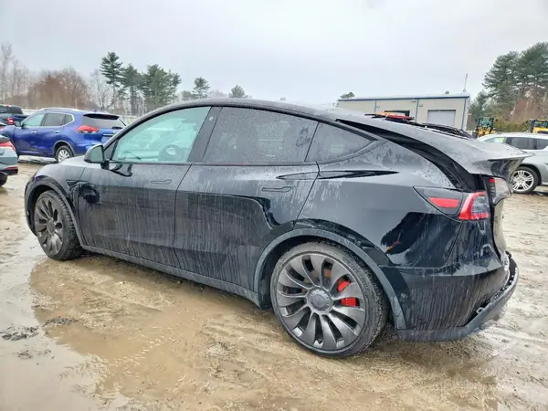 7SAYGDEF3NF532924 2022 TESLA MODEL Y - Image 2