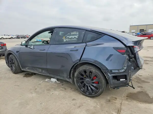 7SAYGDEF3NF547925 2022 TESLA MODEL Y - Image 2