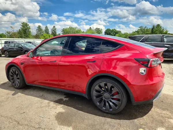 7SAYGDEF3NF549609 2022 TESLA MODEL Y - Image 2