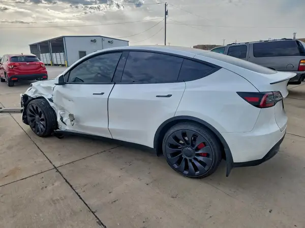 7SAYGDEF3NF559315 2022 TESLA MODEL Y - Image 2