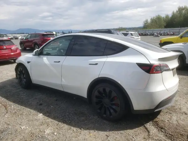 7SAYGDEF3NF560996 2022 TESLA MODEL Y - Image 2
