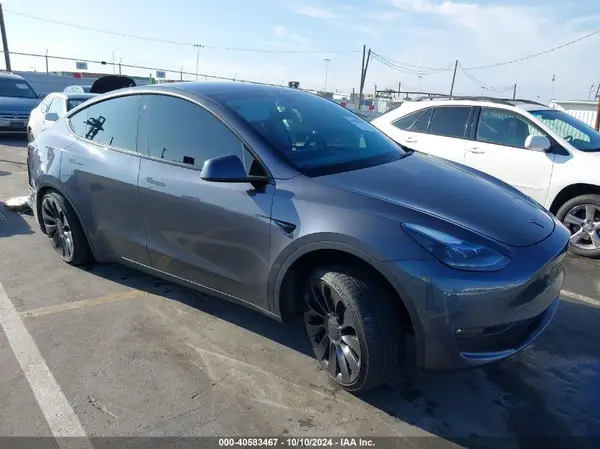 7SAYGDEF3NF561002 2022 TESLA MODEL Y - Image 1