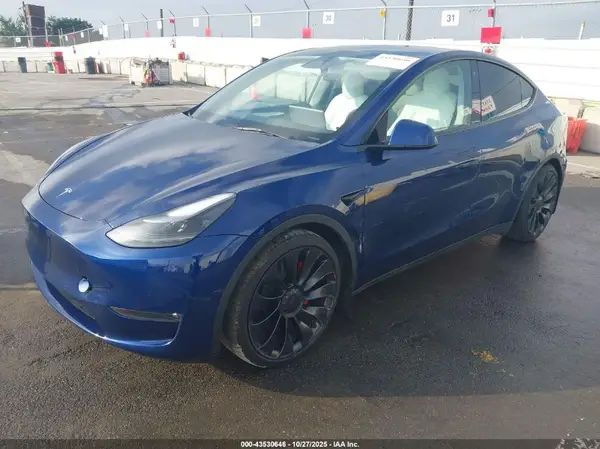 7SAYGDEF3NF561386 2022 TESLA MODEL Y - Image 2