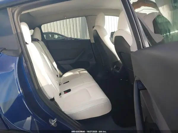 7SAYGDEF3NF561386 2022 TESLA MODEL Y - Image 8