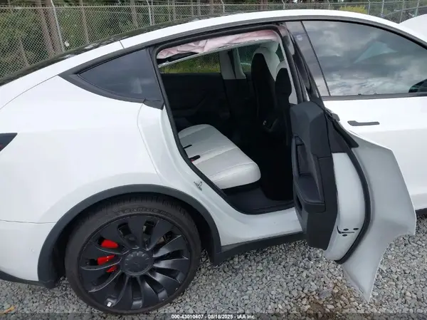 7SAYGDEF3NF565275 2022 TESLA MODEL Y - Image 8