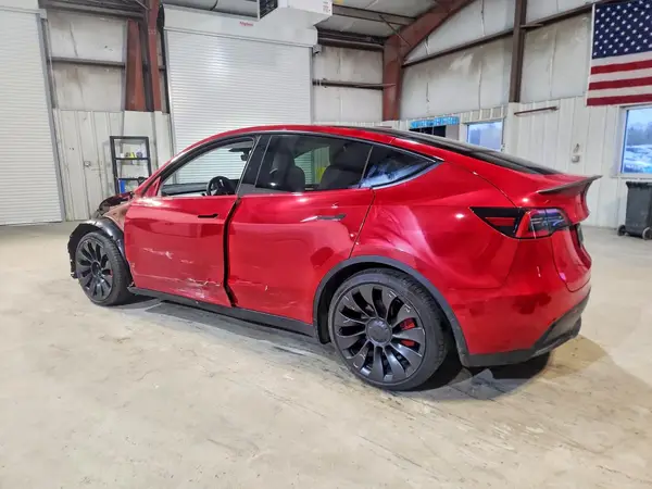 7SAYGDEF3PF586100 2023 TESLA MODEL Y - Image 2