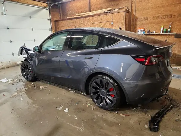 7SAYGDEF3PF603428 2023 TESLA MODEL Y - Image 2