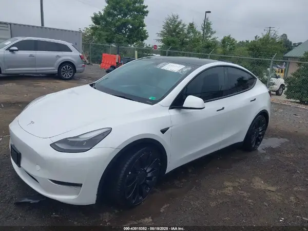 7SAYGDEF3PF603431 2023 TESLA MODEL Y - Image 2