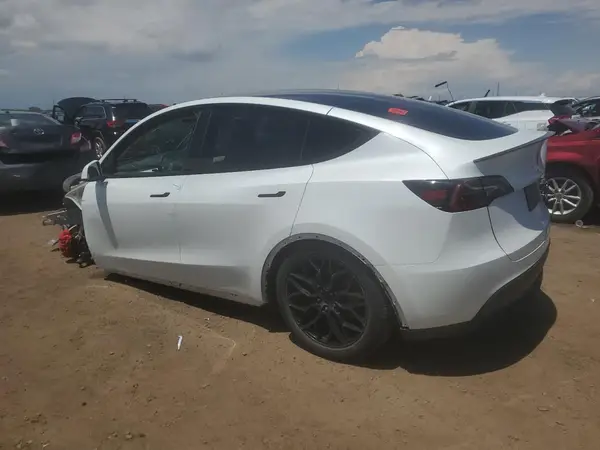 7SAYGDEF3PF606345 2023 TESLA MODEL Y - Image 2
