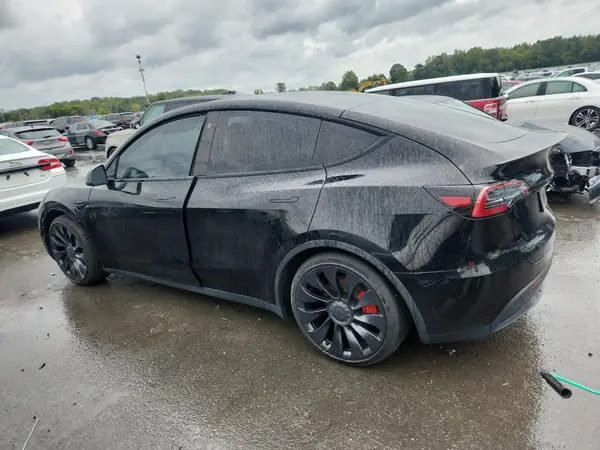 7SAYGDEF3PF614350 2023 TESLA MODEL Y - Image 2