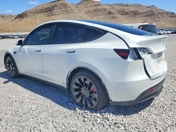 7SAYGDEF3PF619435 2023 TESLA MODEL Y - Image 2