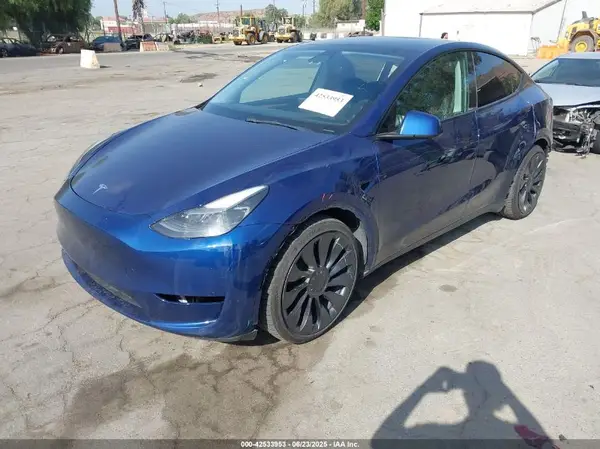 7SAYGDEF3PF624098 2023 TESLA MODEL Y - Image 2