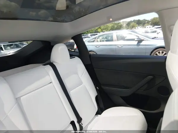 7SAYGDEF3PF624814 2023 TESLA MODEL Y - Image 8