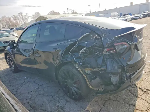 7SAYGDEF3PF698704 2023 TESLA MODEL Y - Image 2