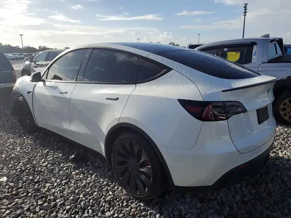 7SAYGDEF3PF700936 2023 TESLA MODEL Y - Image 2