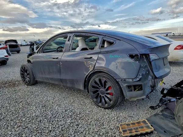 7SAYGDEF3PF702346 2023 TESLA MODEL Y - Image 2