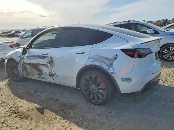 7SAYGDEF3PF741129 2023 TESLA MODEL Y - Image 2