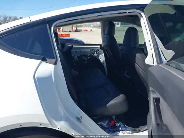 7SAYGDEF3PF745228 2023 TESLA MODEL Y - Image 8