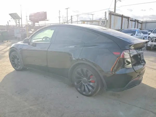 7SAYGDEF3PF758996 2023 TESLA MODEL Y - Image 2