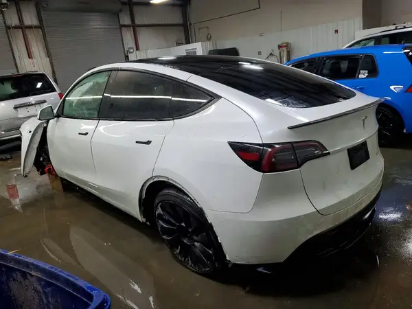 7SAYGDEF3PF759002 2023 TESLA MODEL Y - Image 2
