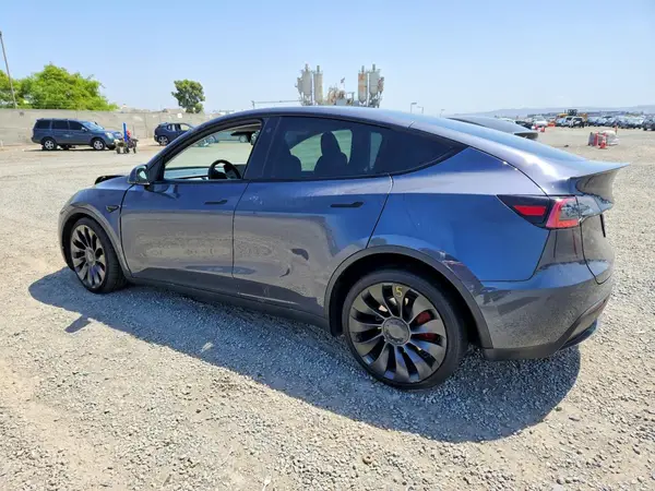 7SAYGDEF3PF766077 2023 TESLA MODEL Y - Image 2