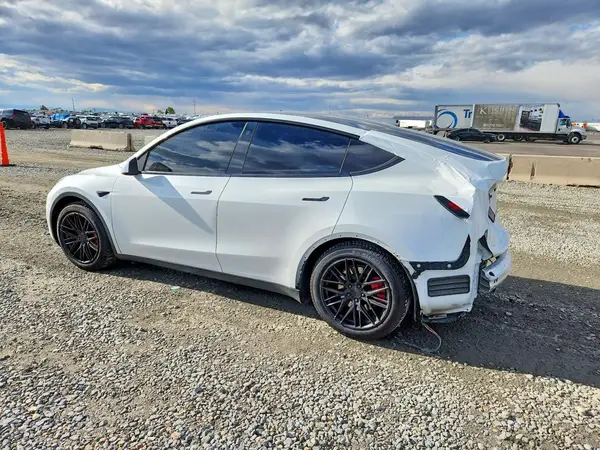 7SAYGDEF3PF784126 2023 TESLA MODEL Y - Image 2
