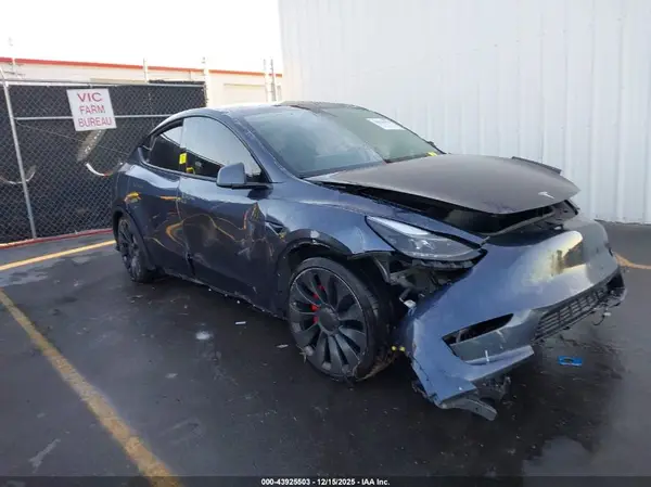 7SAYGDEF3PF785339 2023 TESLA MODEL Y - Image 1