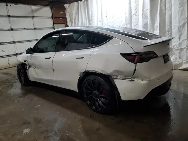7SAYGDEF3PF792422 2023 TESLA MODEL Y - Image 2