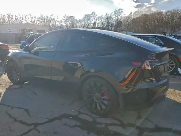 7SAYGDEF3PF793120 2023 TESLA MODEL Y - Image 2