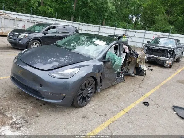 7SAYGDEF3PF801796 2023 TESLA MODEL Y - Image 2
