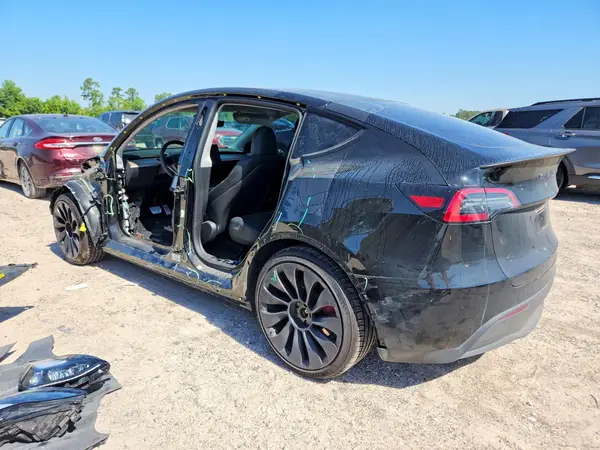 7SAYGDEF3PF802284 2023 TESLA MODEL Y - Image 2