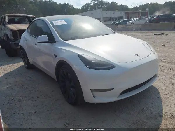 7SAYGDEF3PF804018 2023 TESLA MODEL Y - Image 1