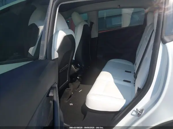 7SAYGDEF3PF804018 2023 TESLA MODEL Y - Image 8