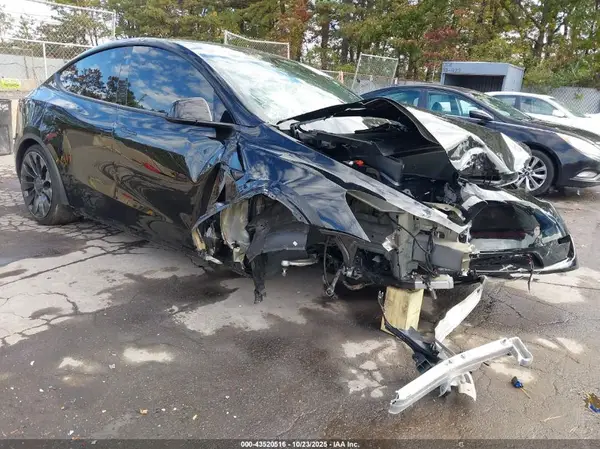 7SAYGDEF3PF814158 2023 TESLA MODEL Y - Image 1