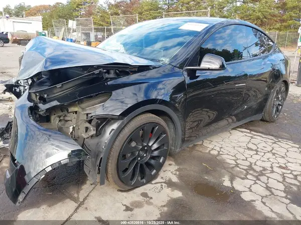 7SAYGDEF3PF814158 2023 TESLA MODEL Y - Image 2