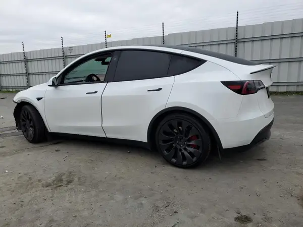 7SAYGDEF3PF815696 2023 TESLA MODEL Y - Image 2
