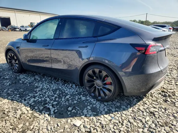 7SAYGDEF3PF840226 2023 TESLA MODEL Y - Image 2