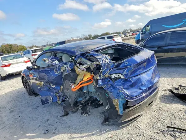 7SAYGDEF3PF852795 2023 TESLA MODEL Y - Image 2