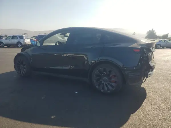 7SAYGDEF3PF888793 2023 TESLA MODEL Y - Image 2