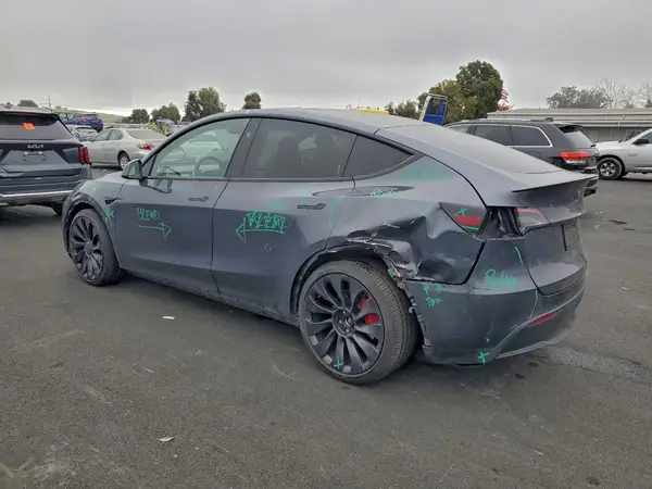 7SAYGDEF3PF911604 2023 TESLA MODEL Y - Image 2