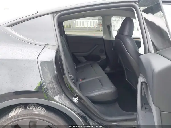 7SAYGDEF3PF913109 2023 TESLA MODEL Y - Image 8