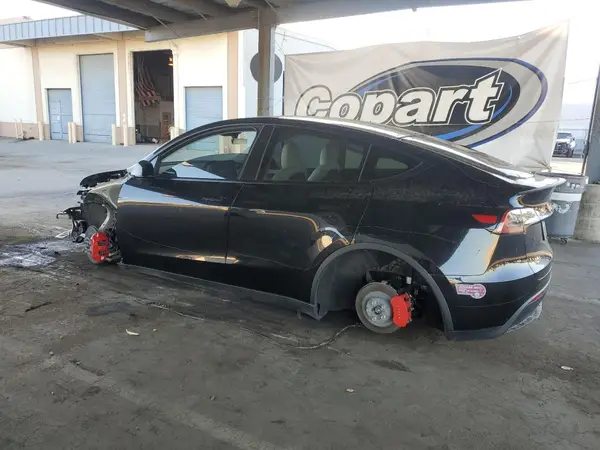 7SAYGDEF3PF915006 2023 TESLA MODEL Y - Image 2