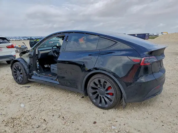 7SAYGDEF3PF926409 2023 TESLA MODEL Y - Image 2