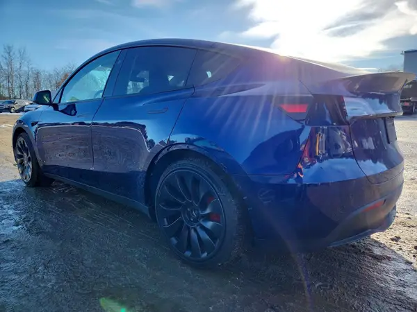 7SAYGDEF3PF947941 2023 TESLA MODEL Y - Image 2