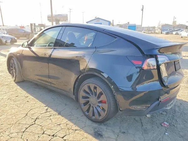 7SAYGDEF3PF957885 2023 TESLA MODEL Y - Image 2