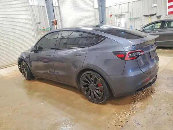 7SAYGDEF3PF963590 2023 TESLA MODEL Y - Image 2
